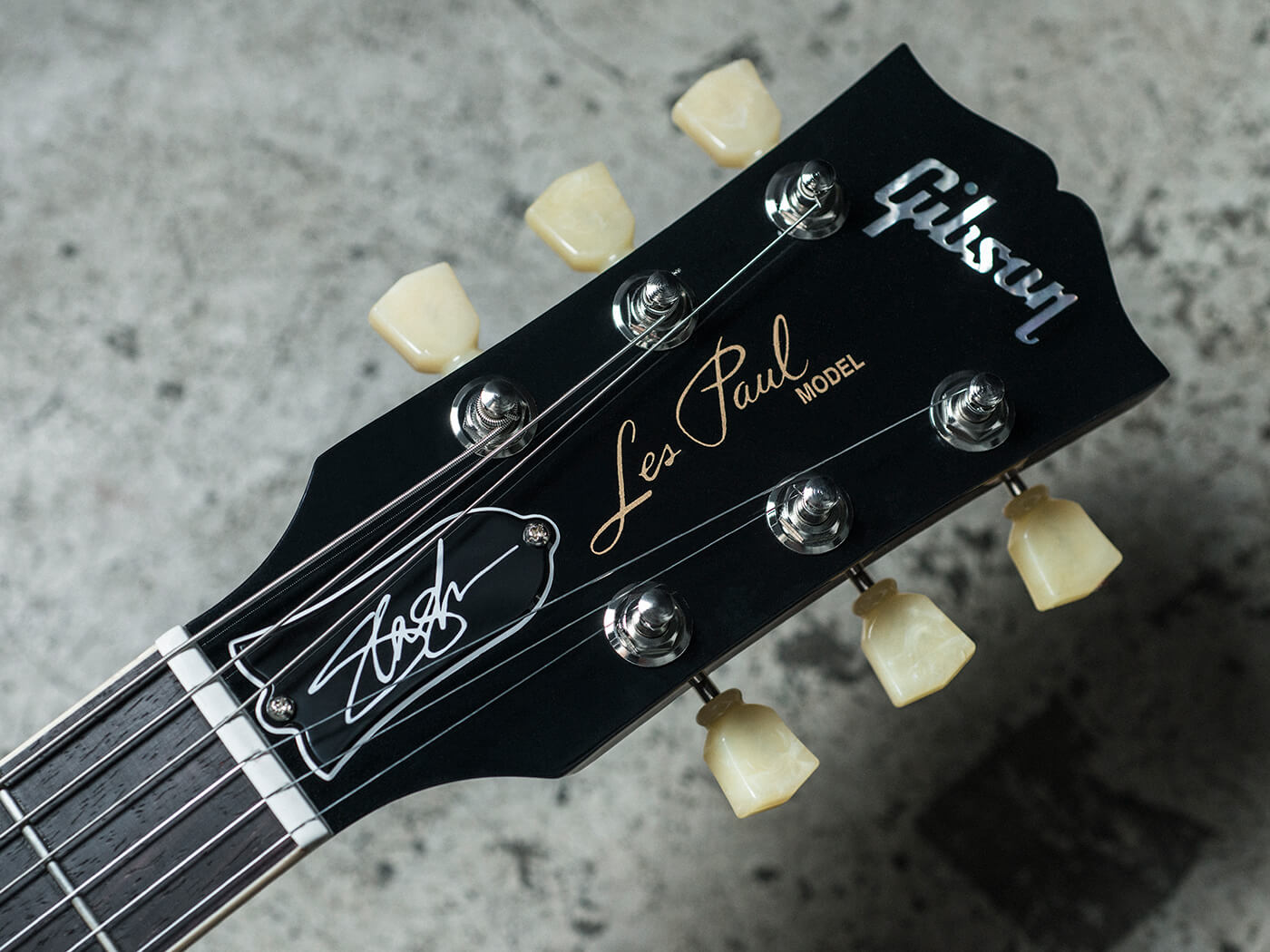 Gibson Slash Signature Les Paul（床头柜）